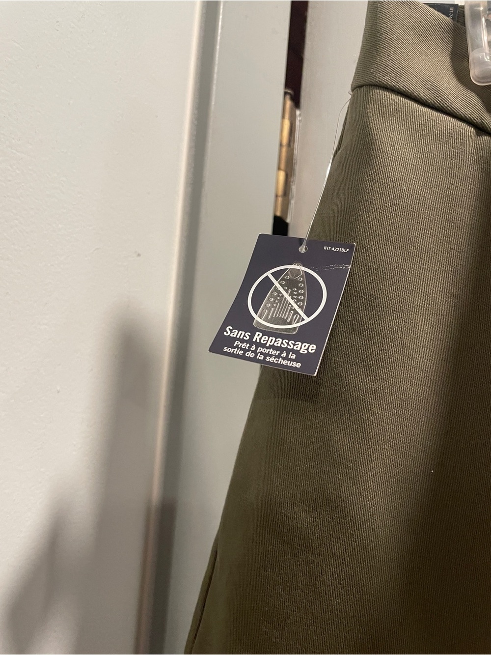IZOD Men's Olive Green Straight Fit Pants NWT size 34/30 - Picture 3 of 11